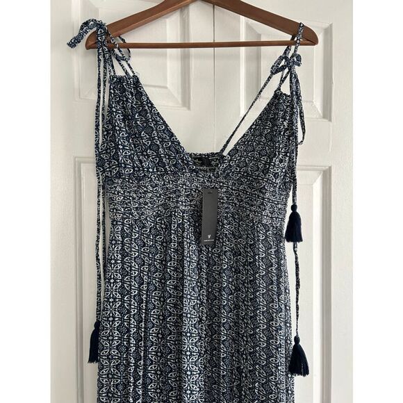 Lulu's blue and White Geometric Print Maxi Dress NWT - Picture 4 of 5